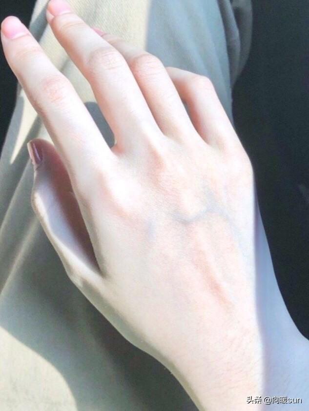 有什么窍门可以让皮肤变白<strong></p>
<p>Coingi</strong>?