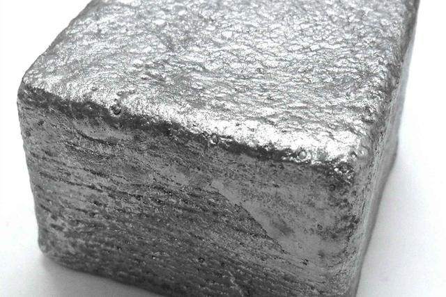 贵金属铂价格(贵金属铂价格趋势)