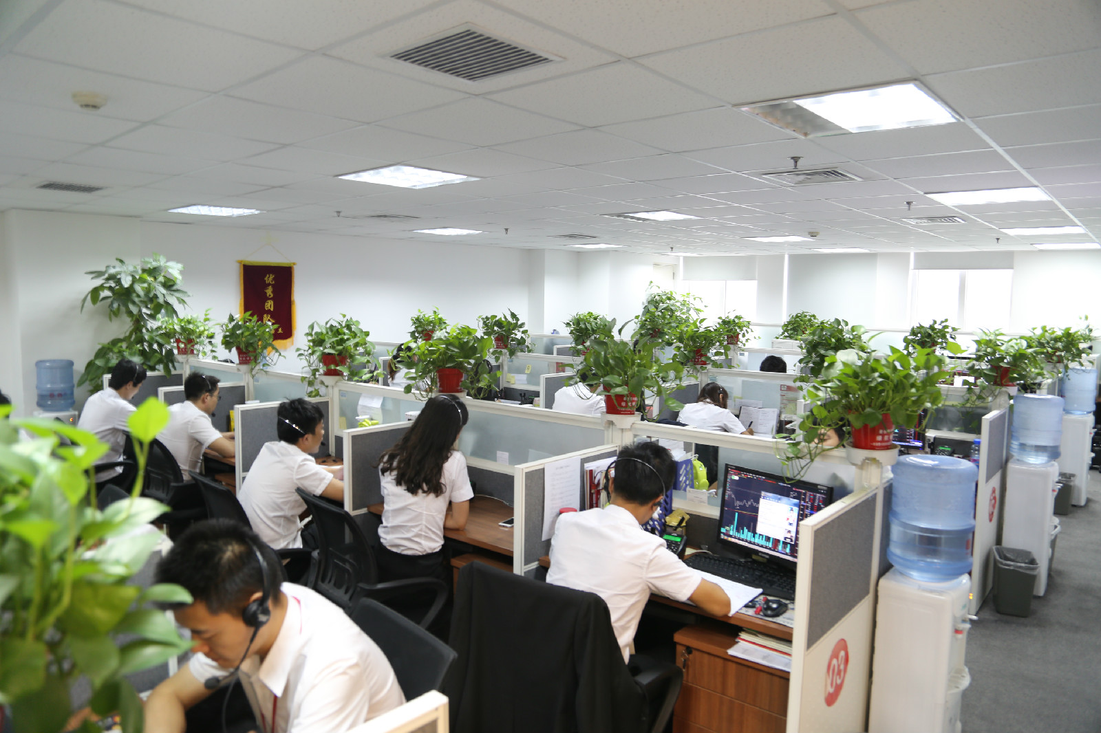 贵金属交易公司怎么样(贵金属交易中心是做什么的)