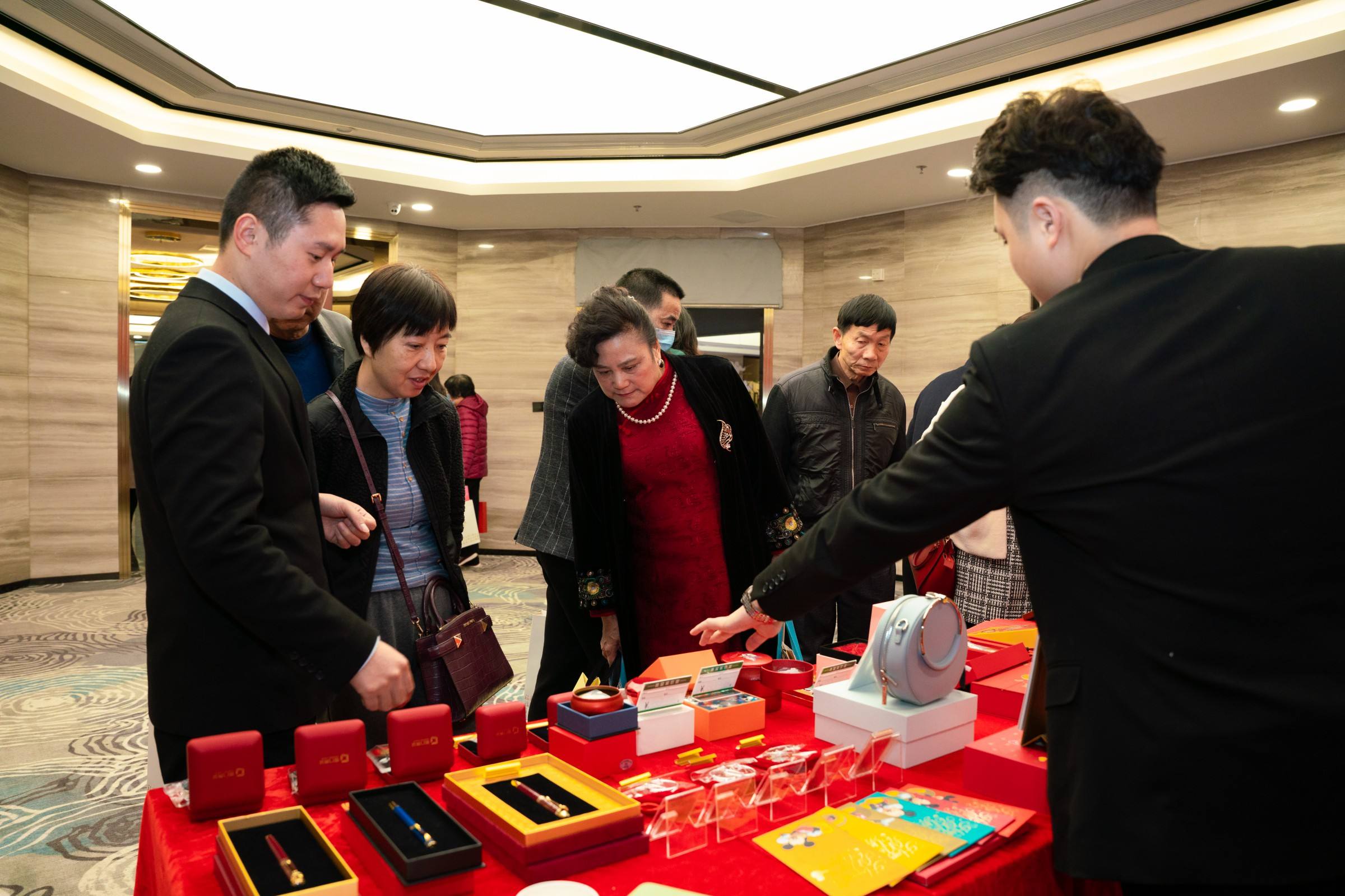 贵金属鉴赏(贵金属品鉴会图片) 贵金属鉴赏(贵金属品鉴会图片)