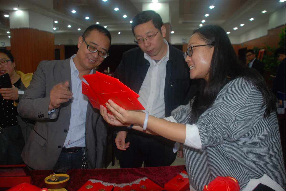 实物贵金属交易(实物贵金属交易没有提取凭证怎么办)