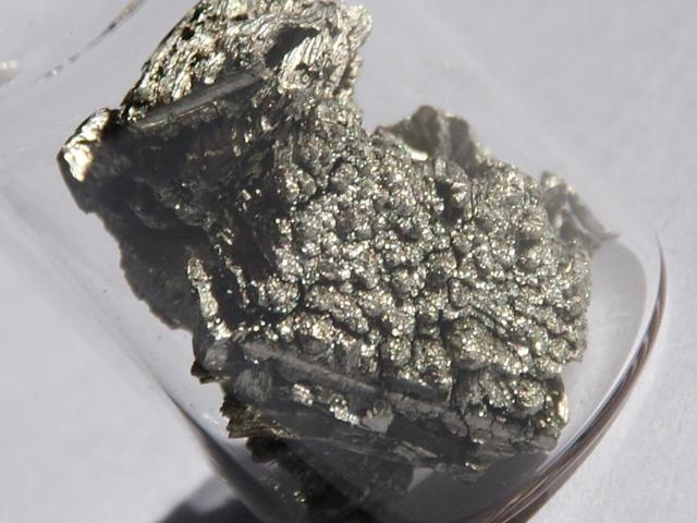 贵金属矿石(贵金属矿石的氯化焙烧浸出工艺)