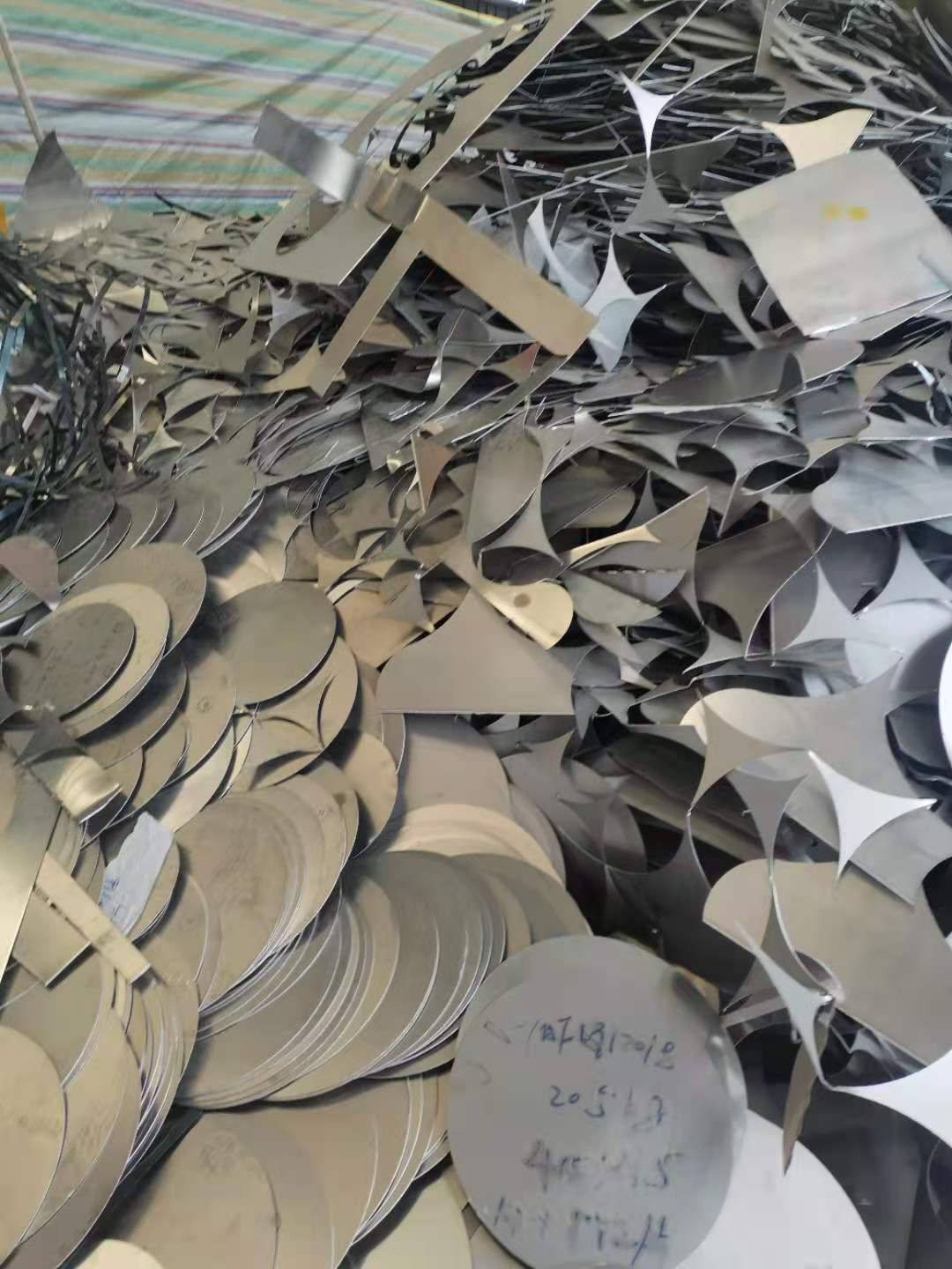 稀贵金属回收(稀贵金属回收利用协会)