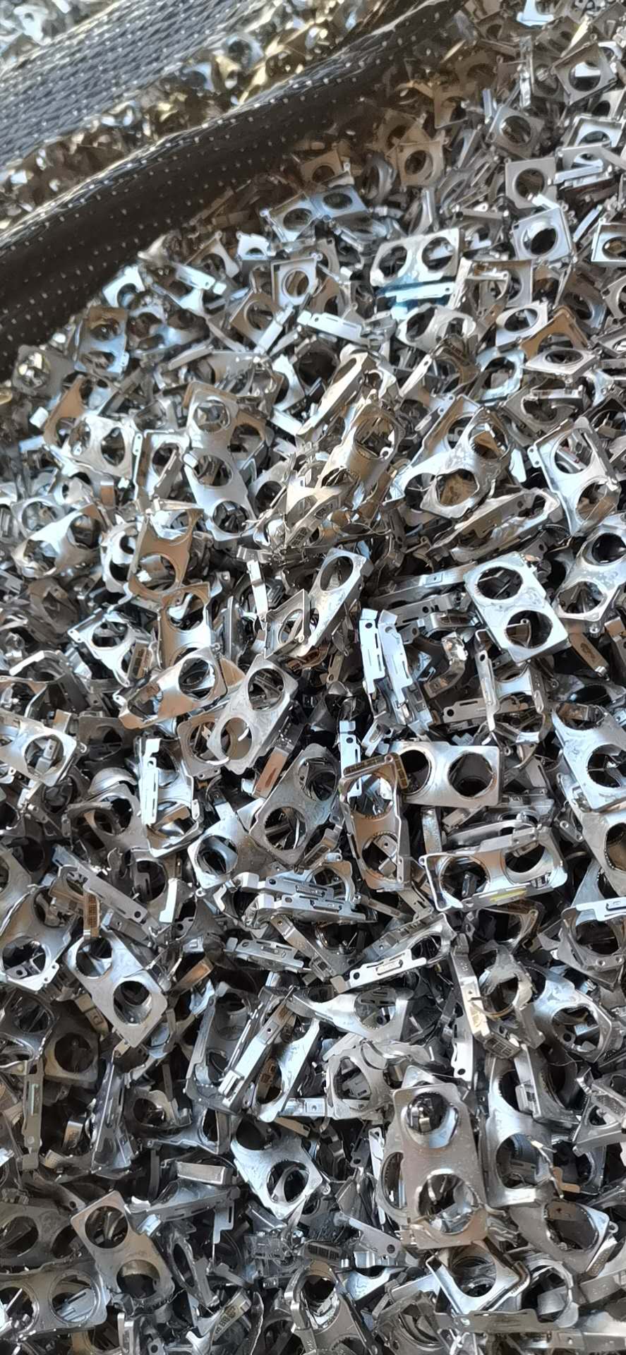 稀贵金属回收(稀贵金属回收营业执照)