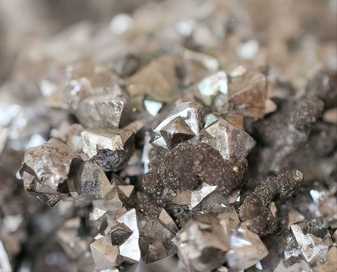 八大贵金属是什么(八大贵金属元素怎么读)