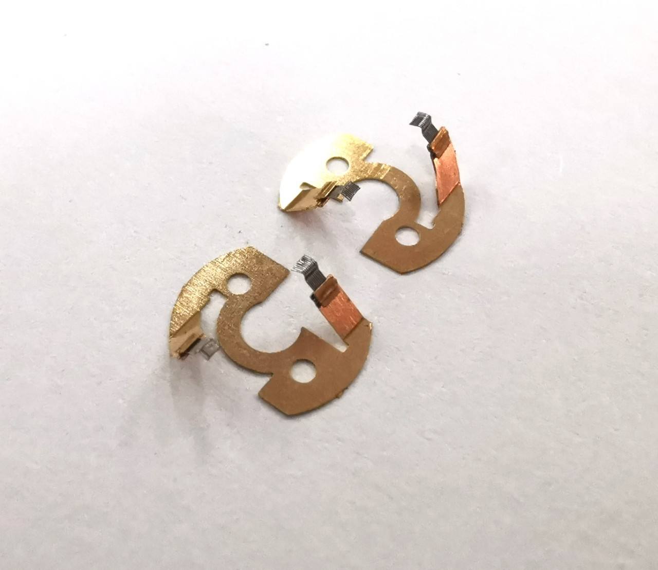 贵金属电刷(贵金属电刷怎么焊接到塑料上)