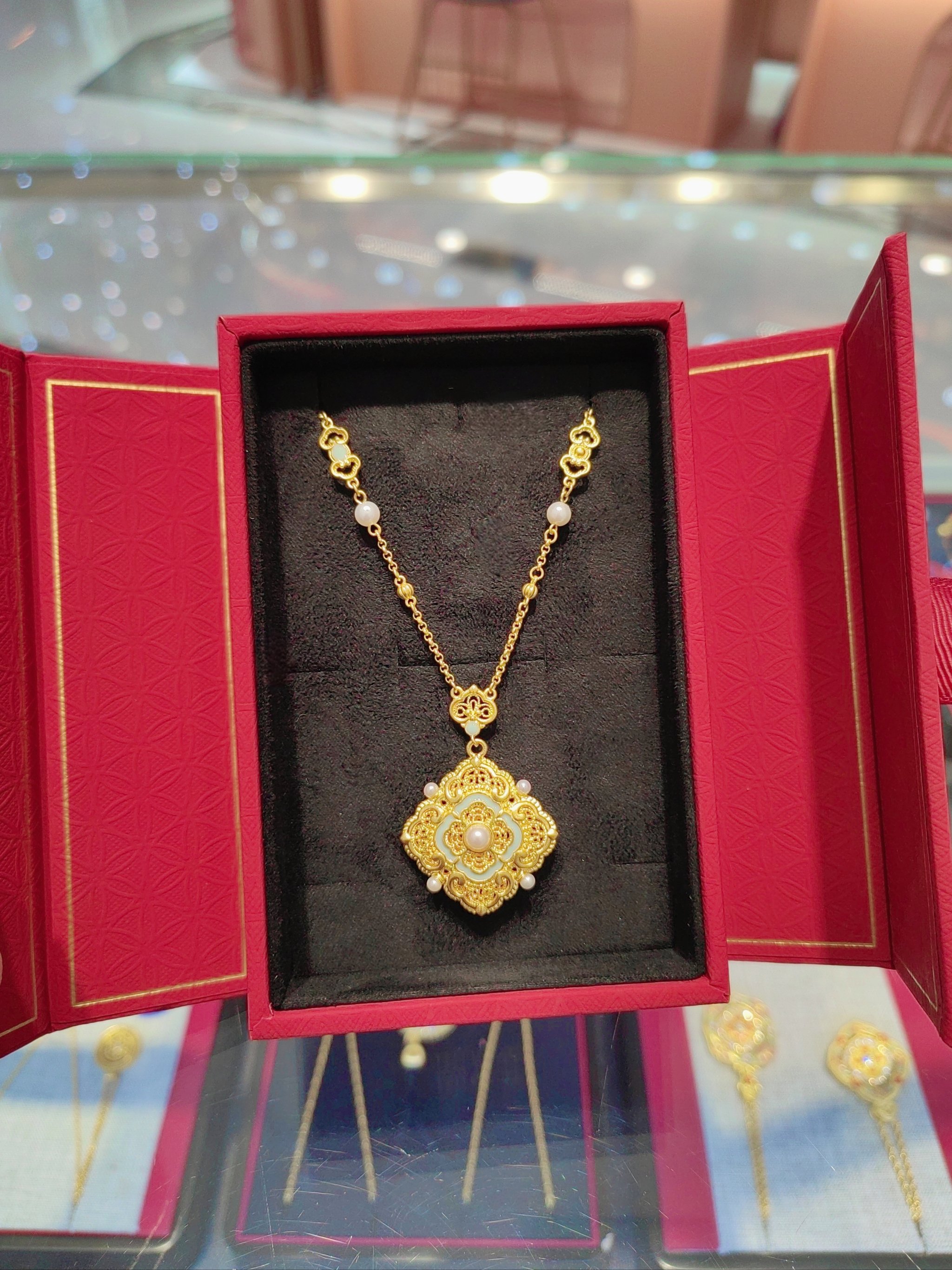 宏臻贵金属(宏艺珠宝今日黄金价格) 宏臻贵金属(宏艺珠宝今日黄金价格)