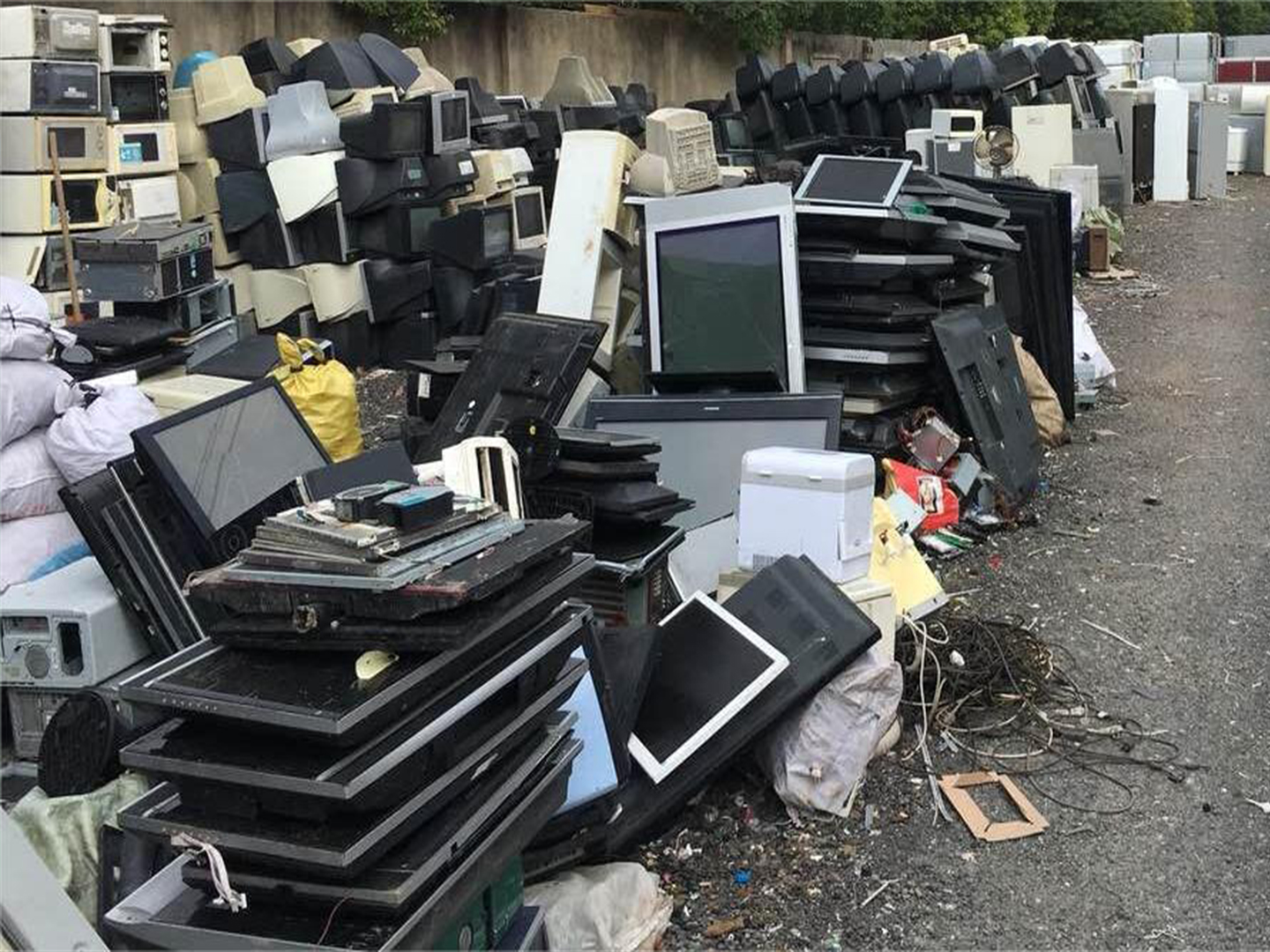 贵金属提炼厂(贵金属提炼厂房着火)