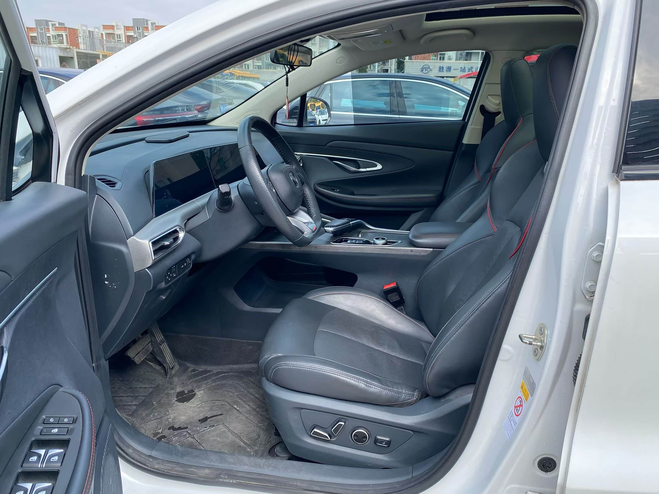 uni(university怎么读)